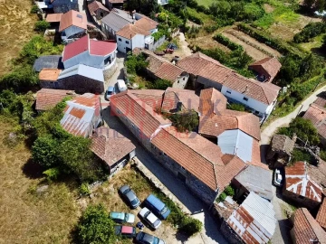 Moradia T4 para Venda em Castro Daire