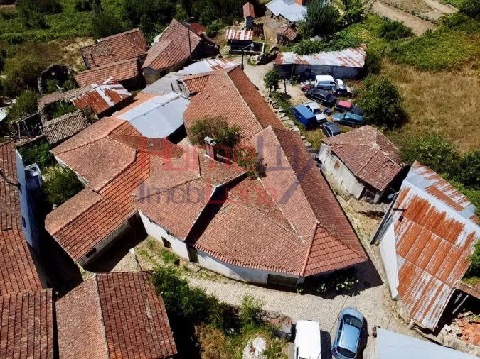 Moradia T4 para Venda em Castro Daire Foto 5