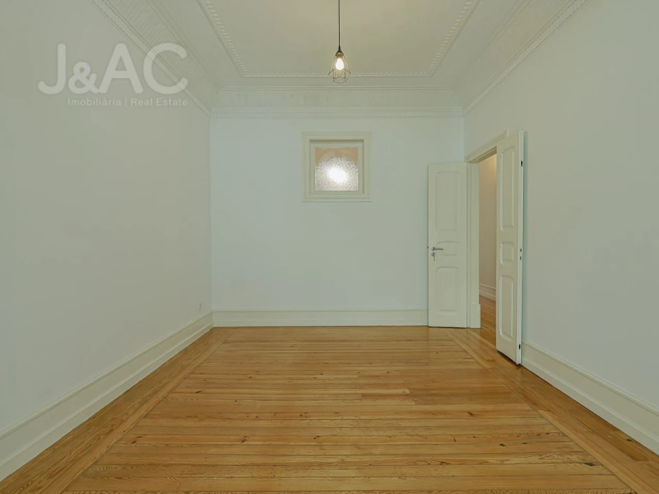 Apartamento T3 para Arrendamento em Avenidas Novas Foto 6