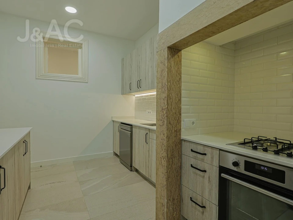 Apartamento T3 para Arrendamento em Avenidas Novas Foto 14
