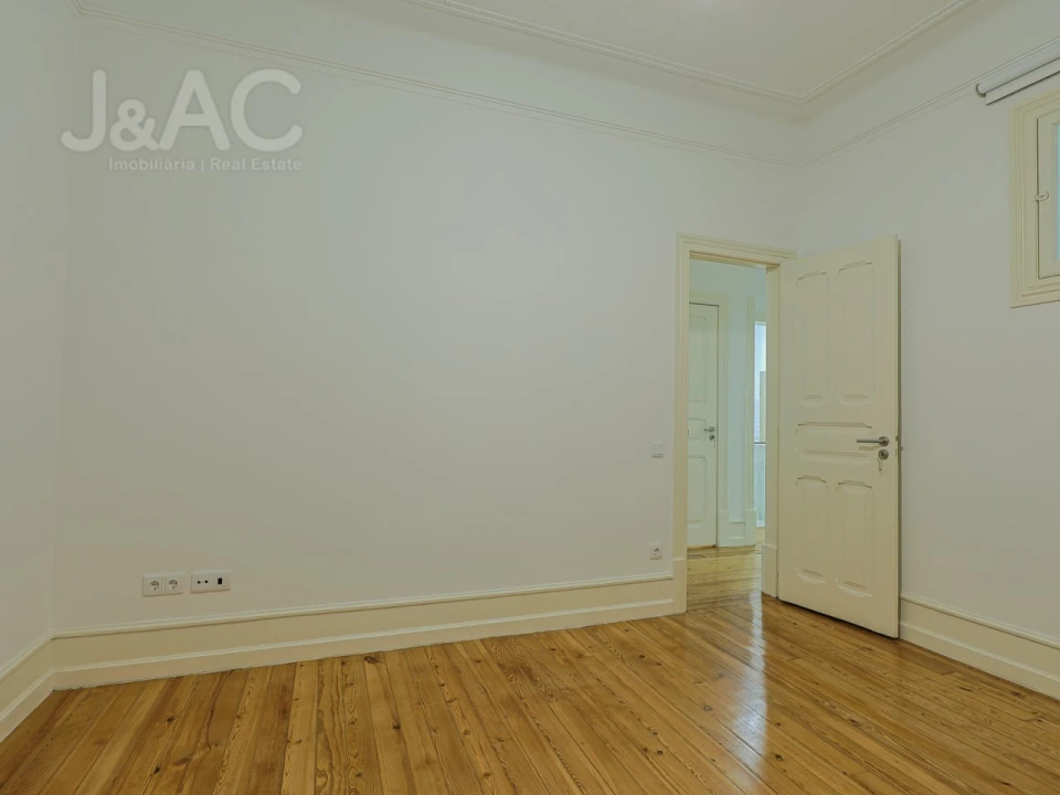 Apartamento T3 para Arrendamento em Avenidas Novas Foto 28