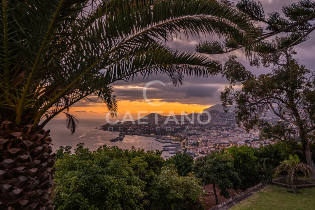 Moradia T6 para Venda em São Gonçalo Foto 2