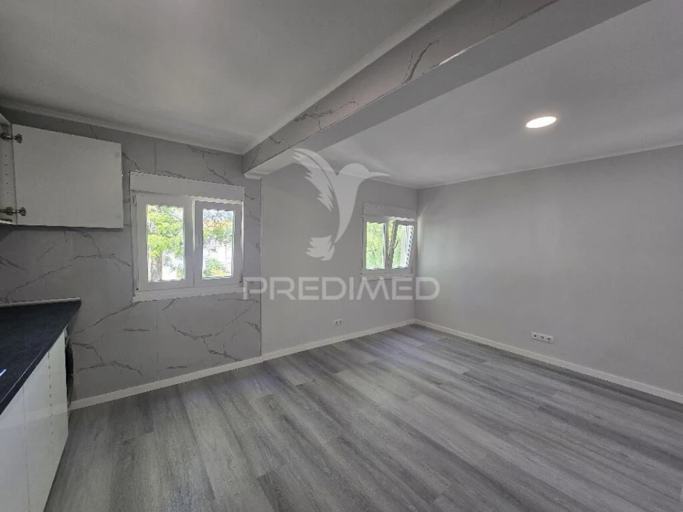 Apartamento T3 para Venda em Laranjeiro e Feijó Foto 4