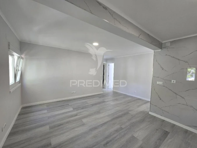 Apartamento T3 para Venda em Laranjeiro e Feijó Foto 3