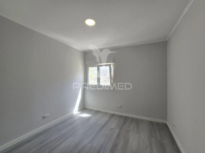 Apartamento T3 para Venda em Laranjeiro e Feijó Foto 8