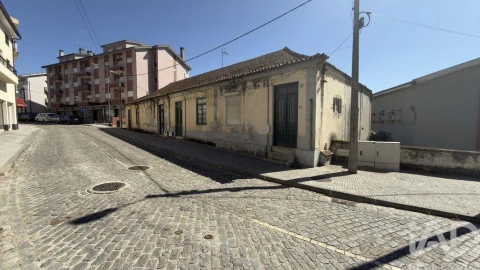 Moradia para Venda em Peso da Régua e Godim