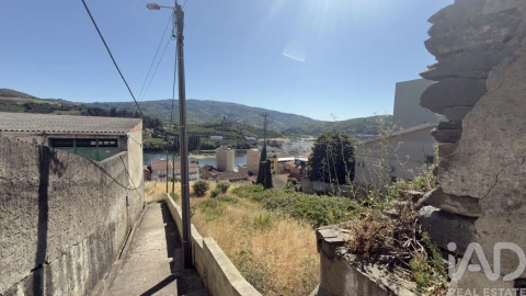 Moradia para Venda em Peso da Régua e Godim