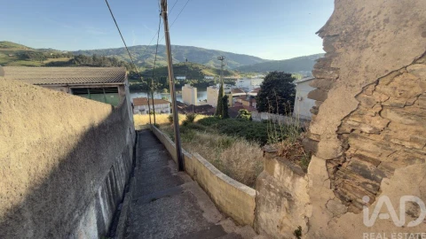 Moradia para Venda em Peso da Régua e Godim