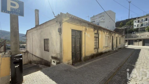 Moradia para Venda em Peso da Régua e Godim