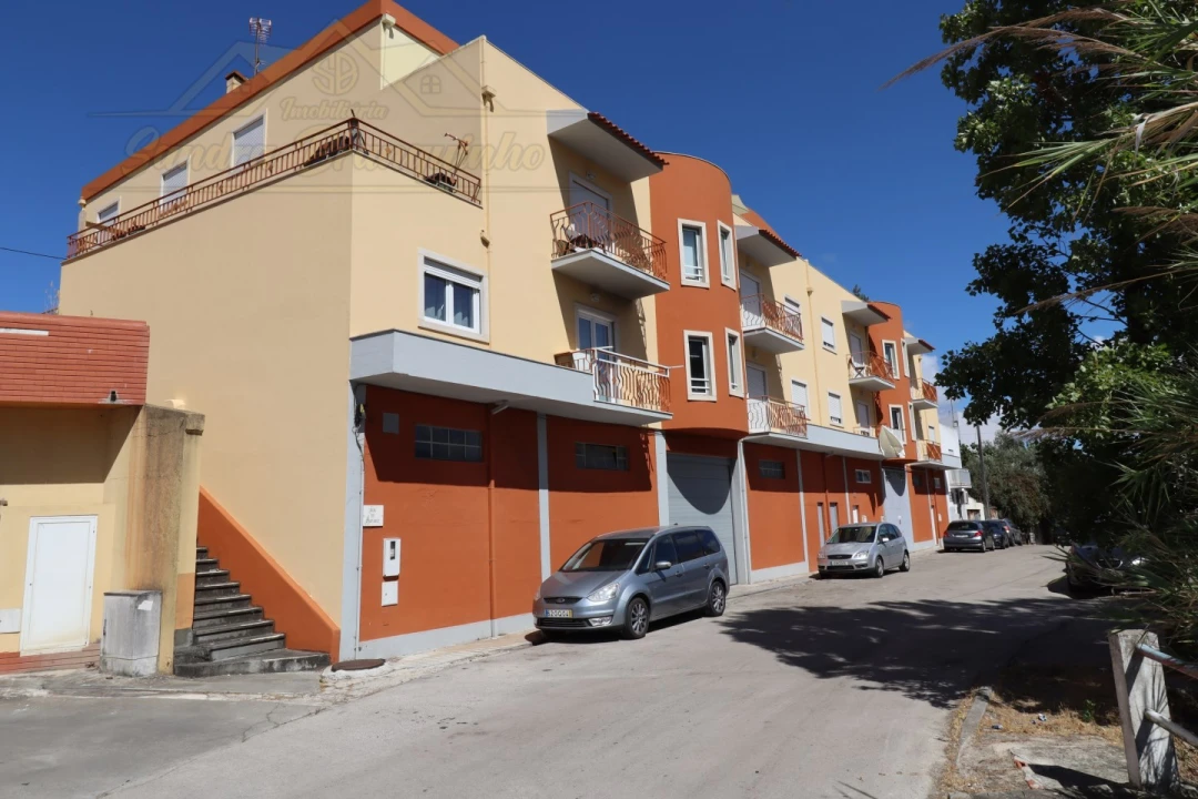 Apartamento T2 para Venda em Santa Maria, São Pedro e Matacães Foto 1
