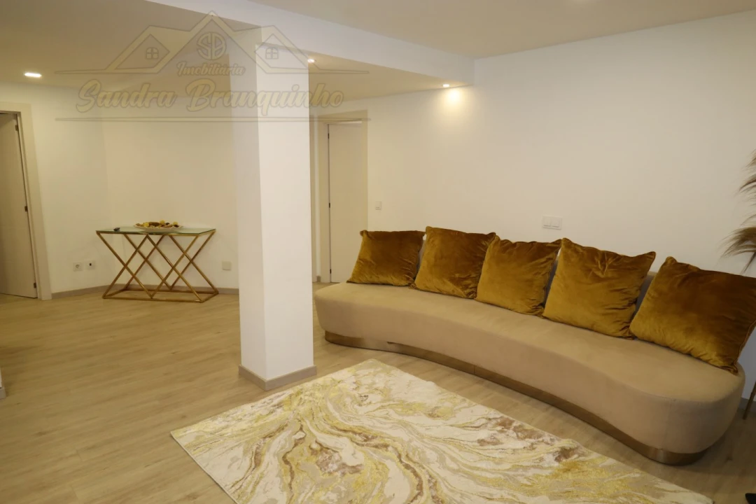 Apartamento T2 para Venda em Santa Maria, São Pedro e Matacães Foto 25