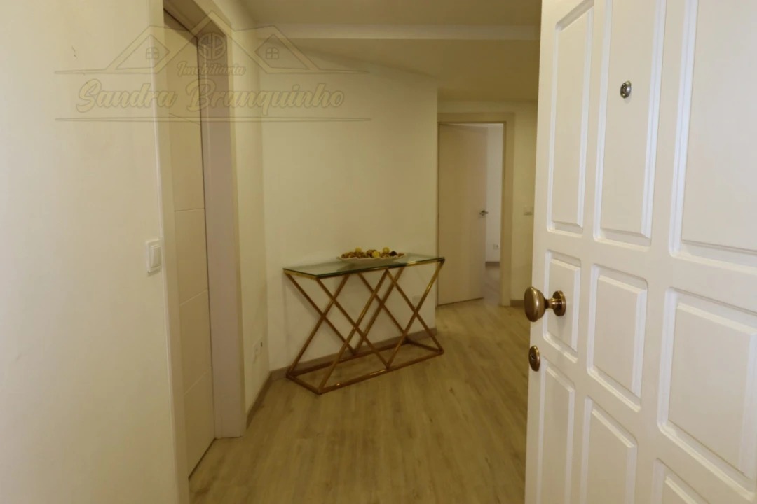 Apartamento T2 para Venda em Santa Maria, São Pedro e Matacães Foto 32
