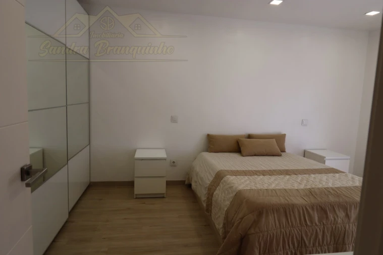 Apartamento T2 para Venda em Santa Maria, São Pedro e Matacães Foto 3