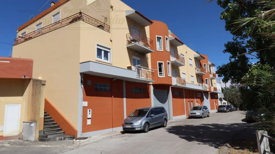 Apartamento T2 para Venda em Santa Maria, São Pedro e Matacães