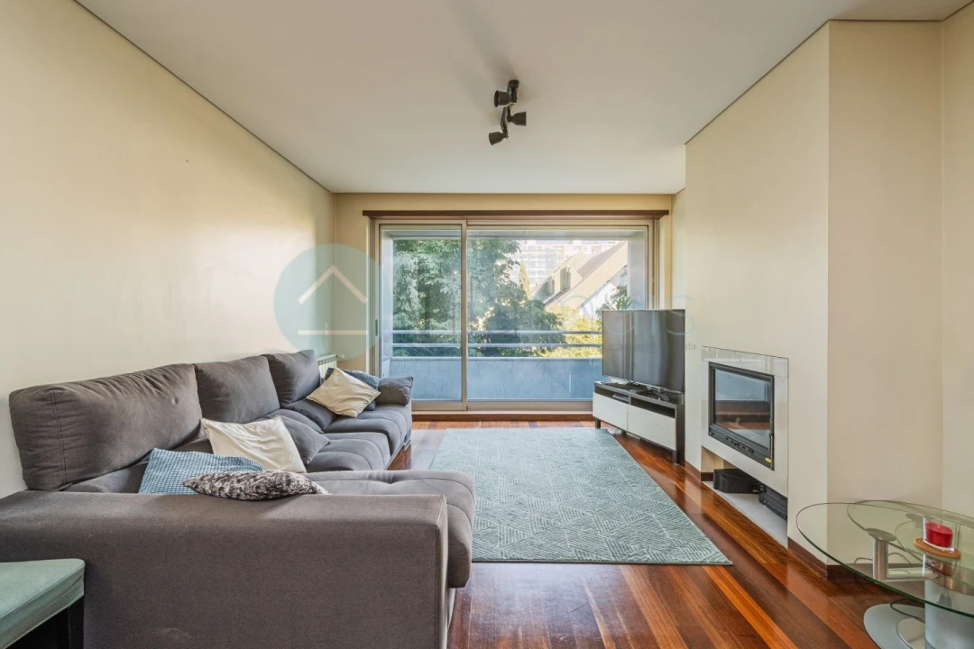 Apartamento T2 para Venda em Paranhos Foto 4