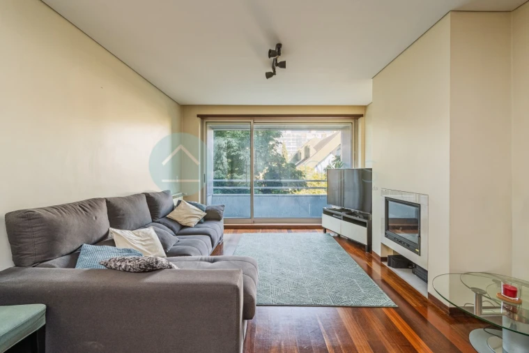 Apartamento T2 para Venda em Paranhos Foto 4