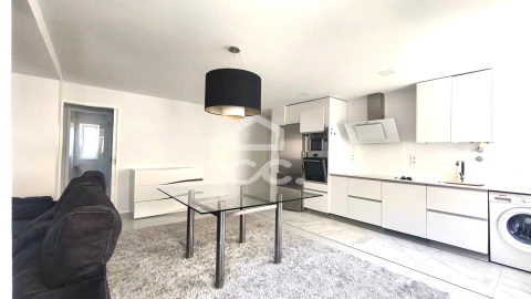 Apartamento T2 para Venda em Oliveira, São Paio e São Sebastião