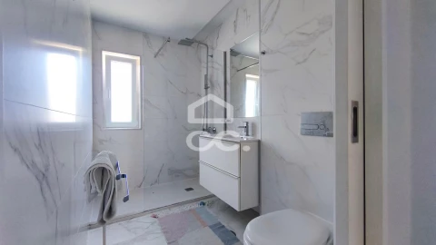 Apartamento T2 para Venda em Oliveira, São Paio e São Sebastião