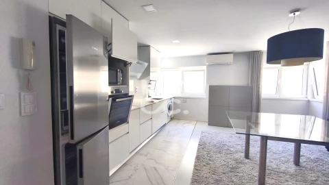 Apartamento T2 para Venda em Oliveira, São Paio e São Sebastião