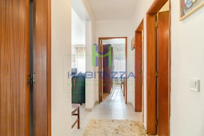 Apartamento T3 para Venda em Lagos (São Sebastião e Santa Maria)