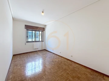 Apartamento T2 para Arrendamento em Paranhos