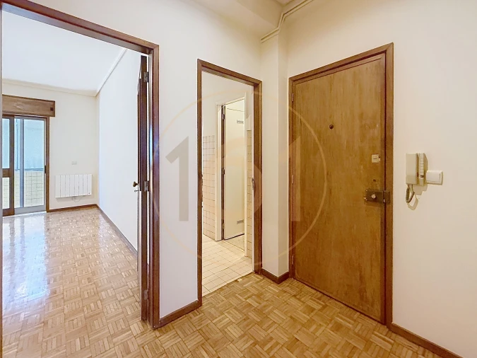 Apartamento T2 para Arrendamento em Paranhos Foto 9