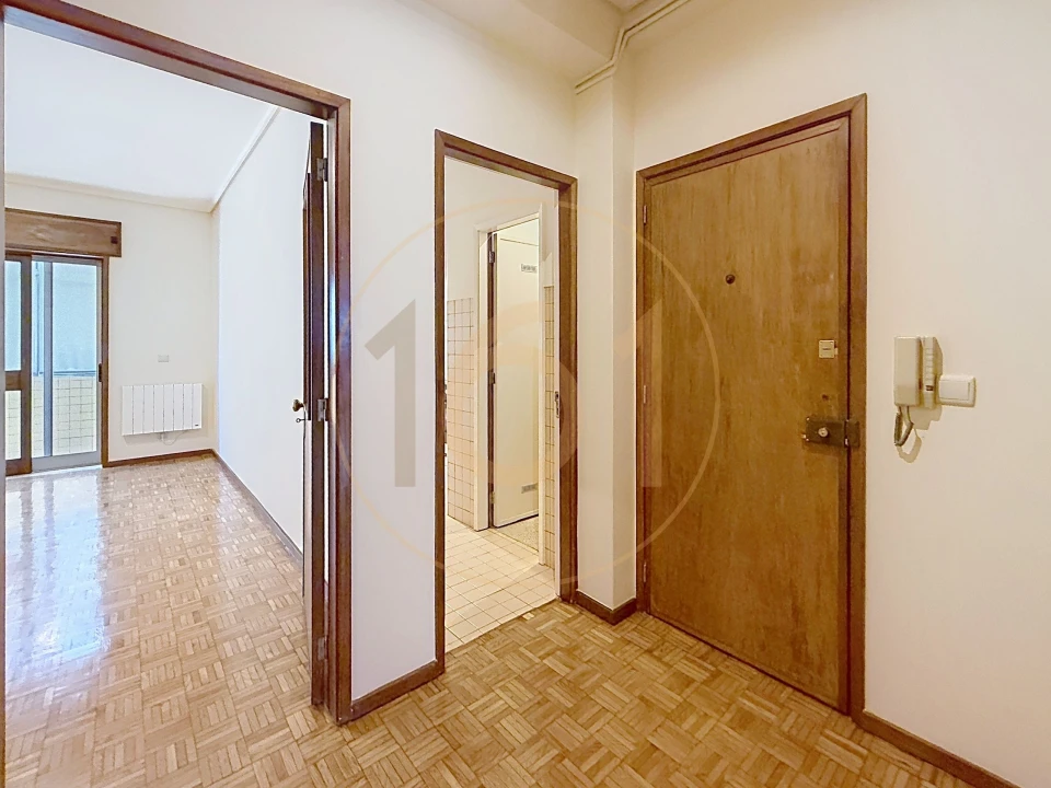 Apartamento T2 para Arrendamento em Paranhos Foto 9