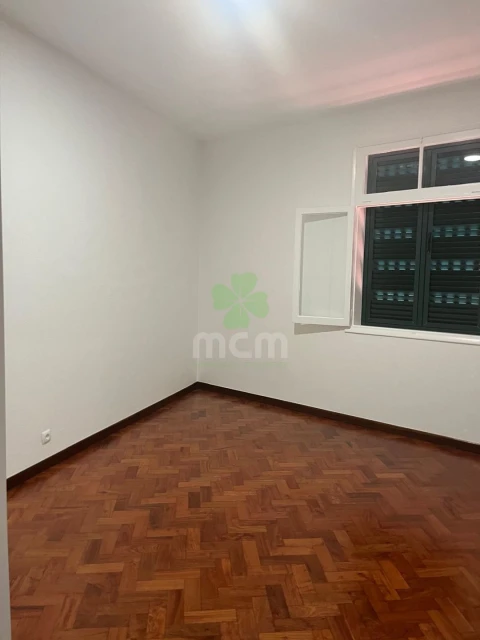 Apartamento T2 para Venda em Funchal (Se)