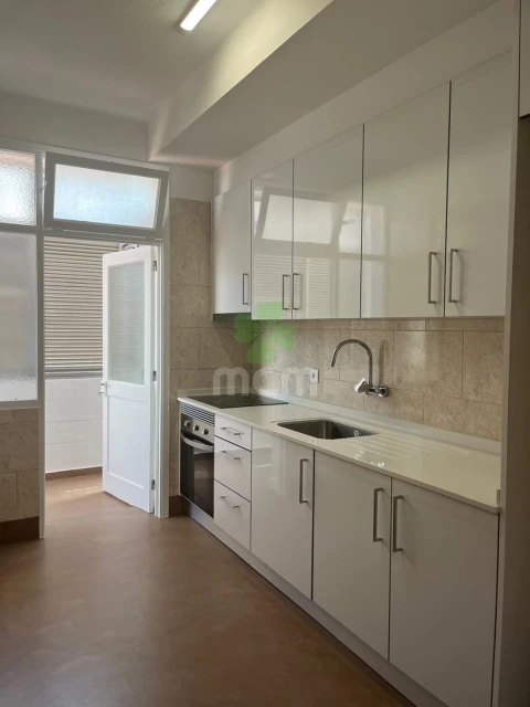 Apartamento T2 para Venda em Funchal (Se)