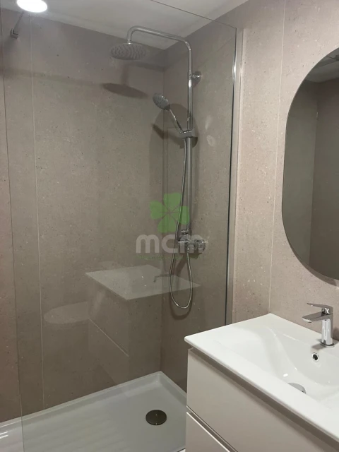 Apartamento T2 para Venda em Funchal (Se)