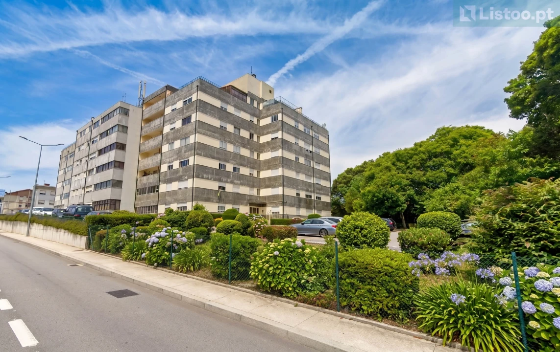 Apartamento T2 para Venda em Oliveira do Douro Foto 1
