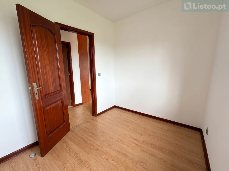 Apartamento T2 para Venda em Oliveira do Douro Foto 6