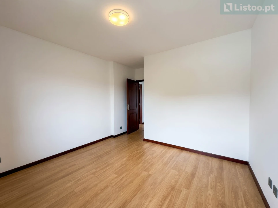Apartamento T2 para Venda em Oliveira do Douro Foto 8