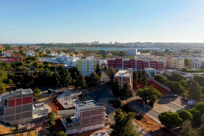 Moradia T3 para Venda em Estômbar e Parchal
