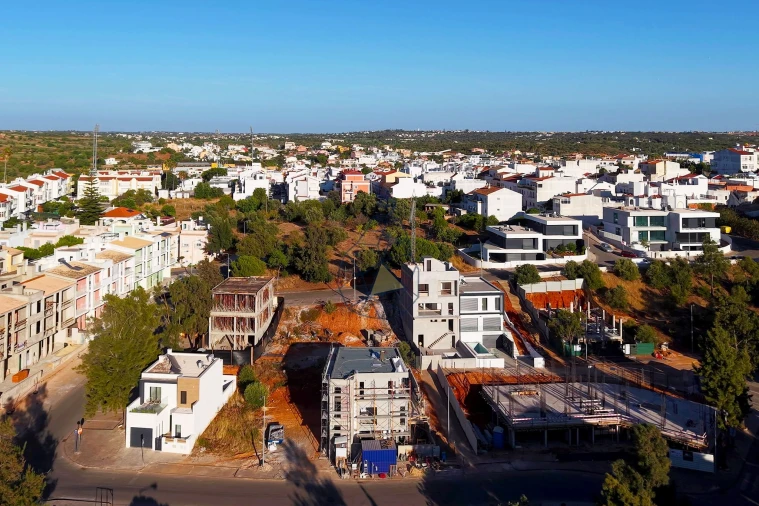 Moradia T3 para Venda em Estômbar e Parchal Foto 12