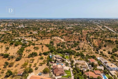 Moradia T4 para Venda em Albufeira e Olhos de Água