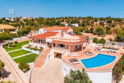 Moradia T4 para Venda em Albufeira e Olhos de Água