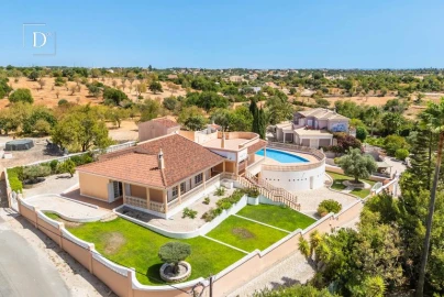 Moradia T4 para Venda em Albufeira e Olhos de Água
