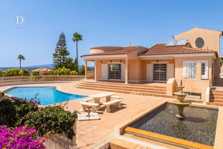Moradia T4 para Venda em Albufeira e Olhos de Água Foto 3