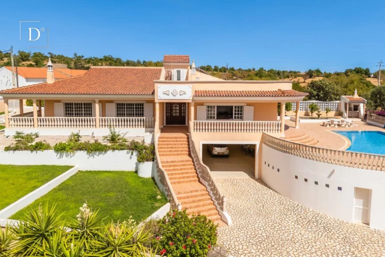 Moradia T4 para Venda em Albufeira e Olhos de Água Foto 31