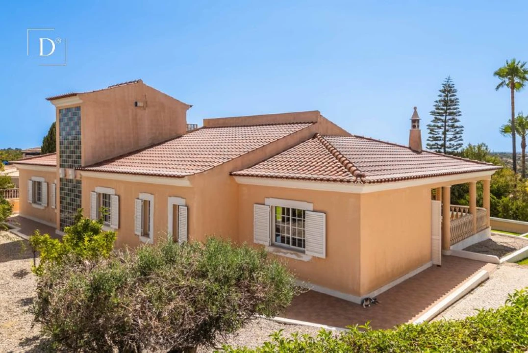 Moradia T4 para Venda em Albufeira e Olhos de Água Foto 32