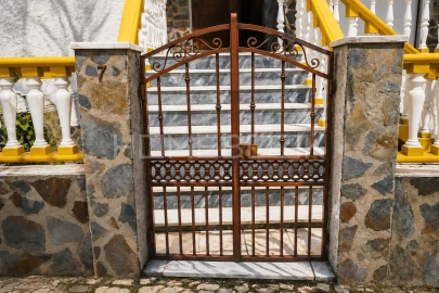 Moradia T5 para Venda em Santo Antonio das Areias