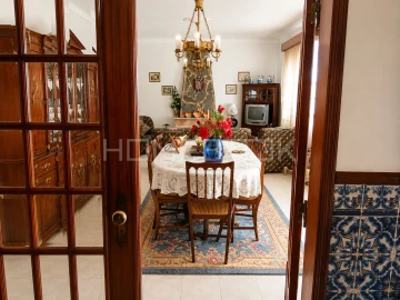 Moradia T5 para Venda em Santo Antonio das Areias