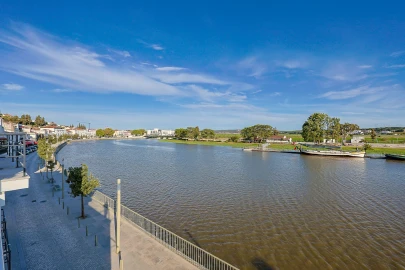 Apartamento T4 para Venda em Santa Maria do Castelo e Santiago e Santa Susana