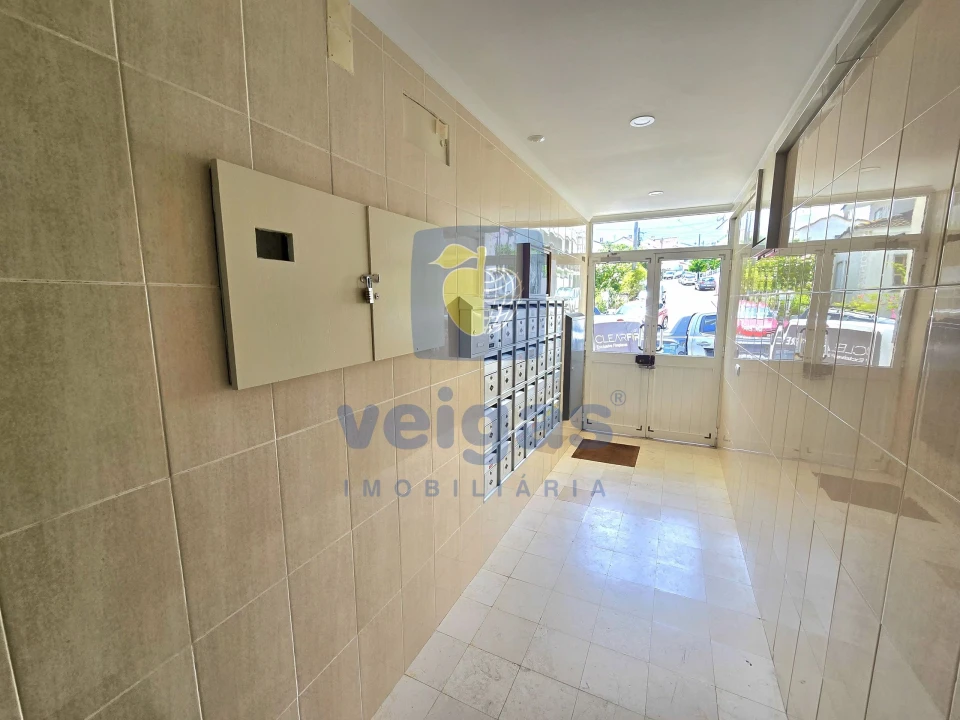 Apartamento T1 para Venda em Charneca de Caparica e Sobreda Foto 21