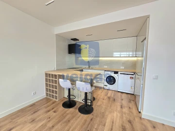 Apartamento T1 para Venda em Charneca de Caparica e Sobreda