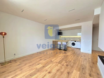 Apartamento T1 para Venda em Charneca de Caparica e Sobreda