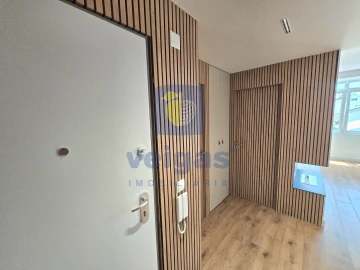 Apartamento T1 para Venda em Charneca de Caparica e Sobreda
