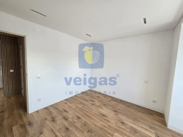 Apartamento T1 para Venda em Charneca de Caparica e Sobreda