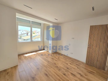 Apartamento T1 para Venda em Charneca de Caparica e Sobreda